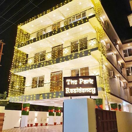 The Park Residency Hotel Дехрадун Екстериор снимка