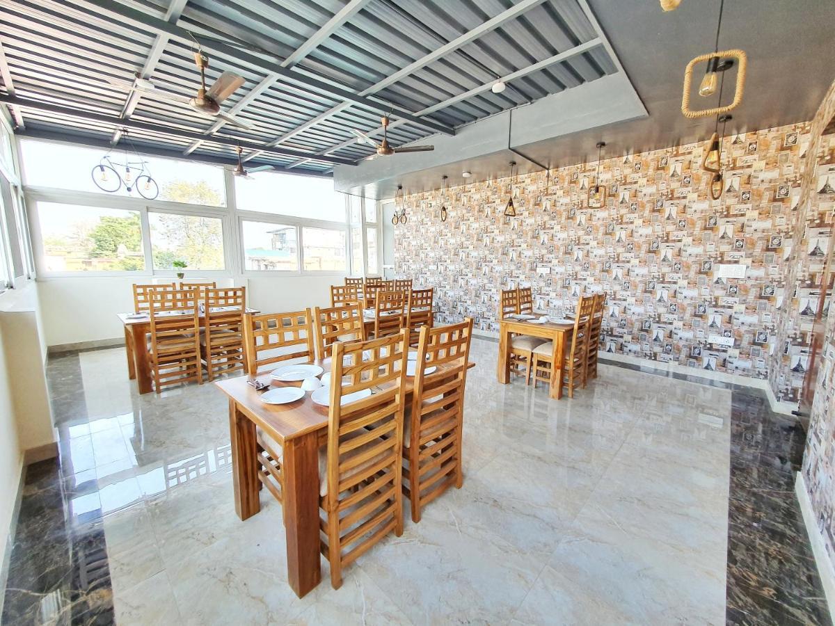 The Park Residency Hotel Дехрадун Екстериор снимка