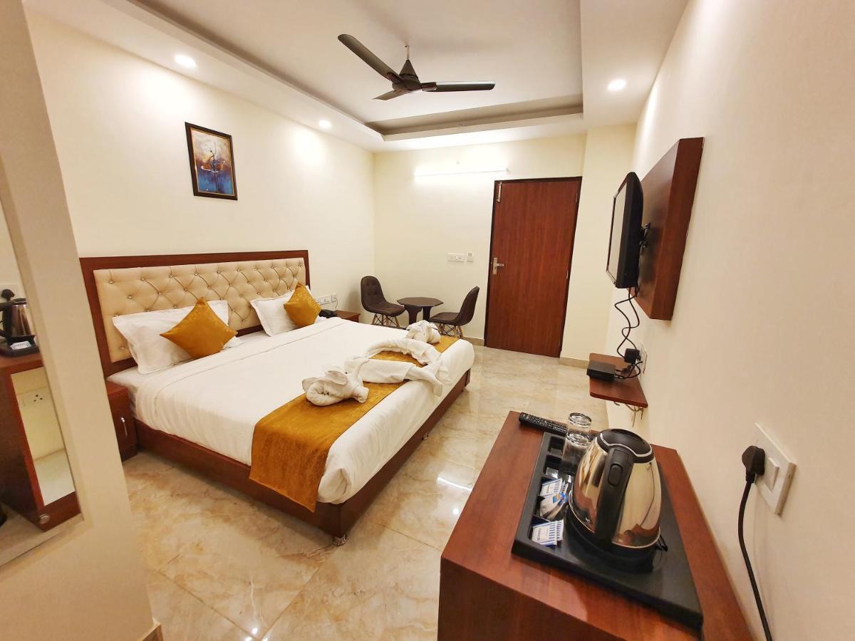 The Park Residency Hotel Дехрадун Екстериор снимка