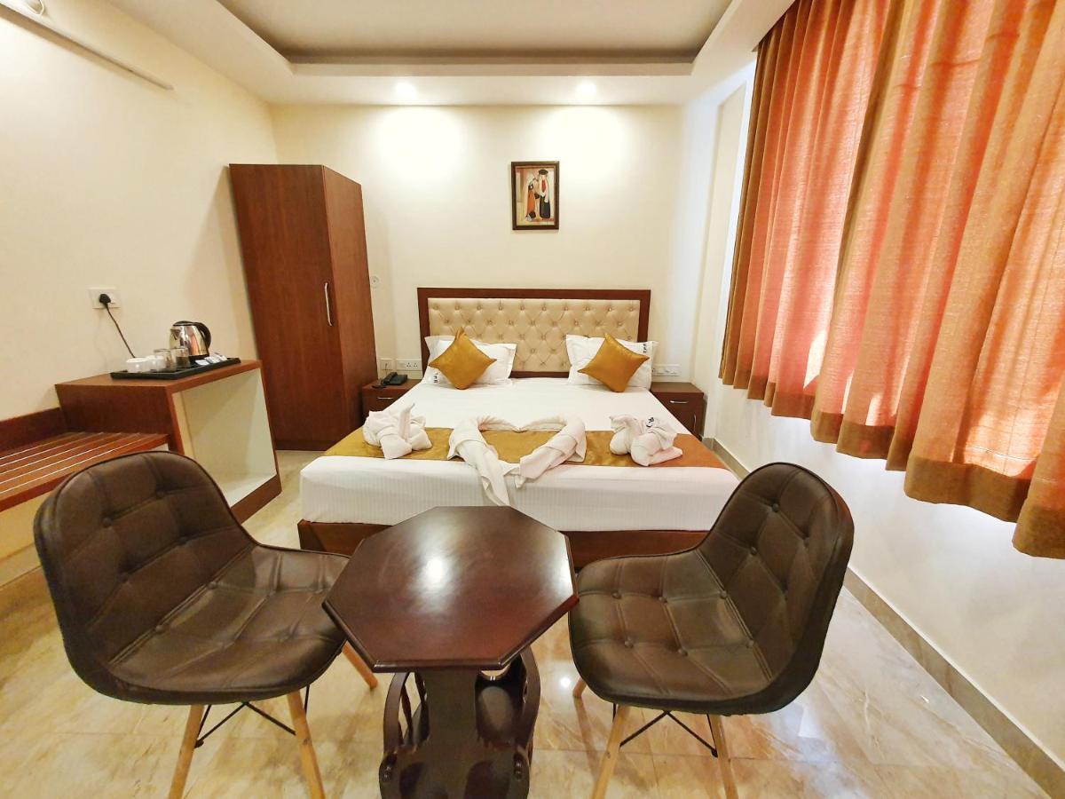 The Park Residency Hotel Дехрадун Екстериор снимка