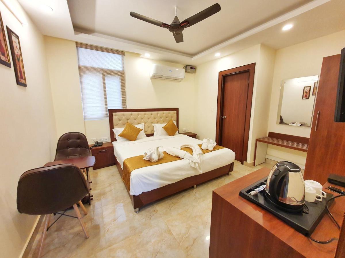 The Park Residency Hotel Дехрадун Екстериор снимка